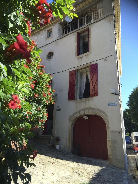 Chez Les Amis Saint-Nazaire-de-Ladarez Exterior foto